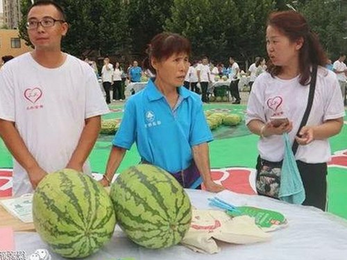 露脚踝白鞋白袜露脚踝白鞋白袜最新版：时尚搭配新趋势解析