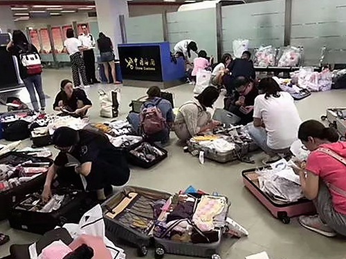 《摩登家庭第二季》：美国家庭喜剧的精彩续章